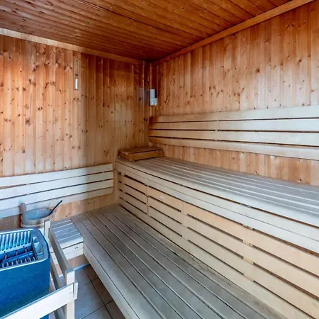 Holiday home Nice Holiday Near Lake In Les Landes Parentis-en-Born