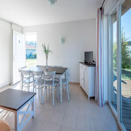 Nice Holiday Near Lake In Les Landes * Parentis-en-Born